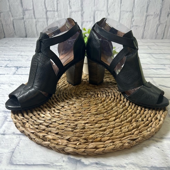 Anthropologie Brand Seychelles Black Strappy Heels. Open Toe. Size 9. - Picture 5 of 11